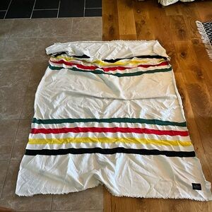 Pendleton Glacier stripe Blanket